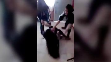 Alumna es golpeada por dos compañeras de clase en México /Foto Especial