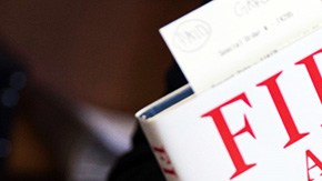 Donald Trump de nuevo se lanza con todo contra el libro “Fire and Fury”, escrito por el periodista Michael Wolff.