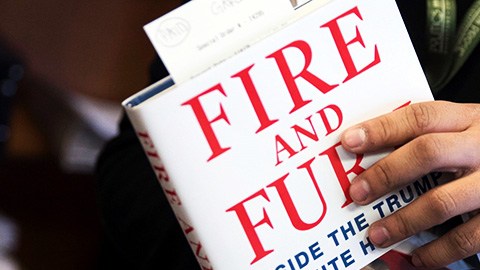Donald Trump de nuevo se lanza con todo contra el libro “Fire and Fury”, escrito por el periodista Michael Wolff.
