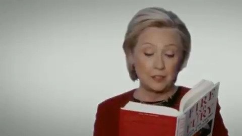 Todos leyeron apartes del controvertido libro "Fire and Fury"