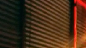 Eiza González en el video musical "Supplies" de Justin Timberlake