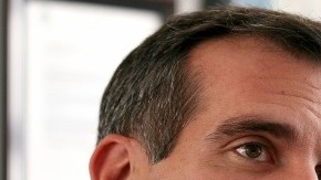 Necesitamos un país que no trate de separar a las personas, sino de multiplicar el éxito", dice Garcetti, alcalde de L.A. desde 2013.