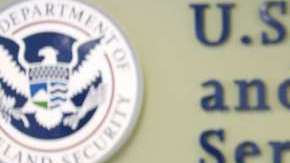 Según autoridades, los servicios de USCIS no serían tan afectados.