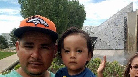 Ingrid Encalada Torre, su esposo Eliseo Jurado y sus hijos Bryant y Aníbal.