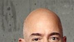 El empresario hace la donación en conjunto con su esposa, la escritora MacKenzie Bezos.