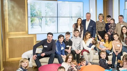Noel y Sue Radford con la familia al completo.