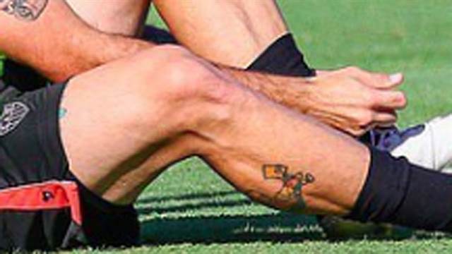 Lucas Pratto lleva tatuado en la pierna derecha a los personajes de los Simpsons