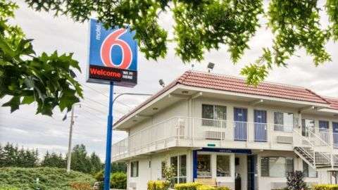 La cadena Motel 6 enfrenta una demanda por discriminación contra huéspedes latinos (Foto-archivo)