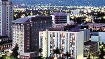 Autoridades de la ciudad de San José dieron seis semanas a partidarios de la estatua para su reubicación o será llevada a una bodega.