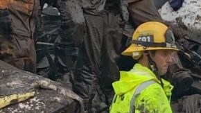 La niña de 14 años estuvo atrapada durante horas en una casa destruída.