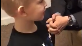 Una madre le explica a su hijo lo que es el matrimonio.