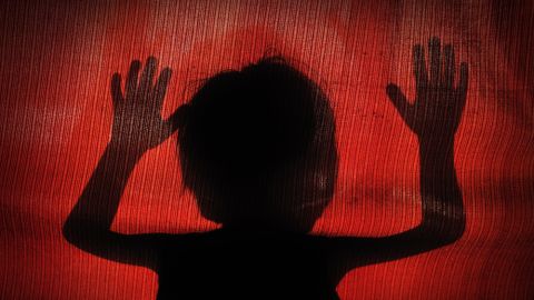Madre vendía a su hijo por Internet