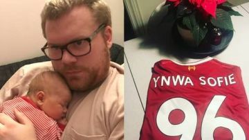 El orgulloso padre de Ynwa, la recién nacida que con su nombre honra al Liverpool.
