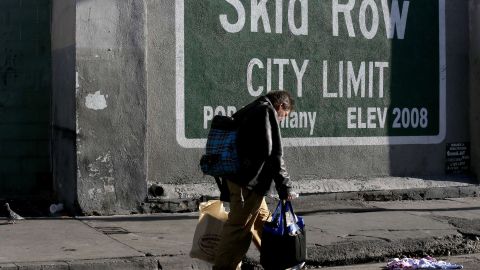 La zona de Skid Row es claro ejemplo de la crisis de las personas sin hogar.