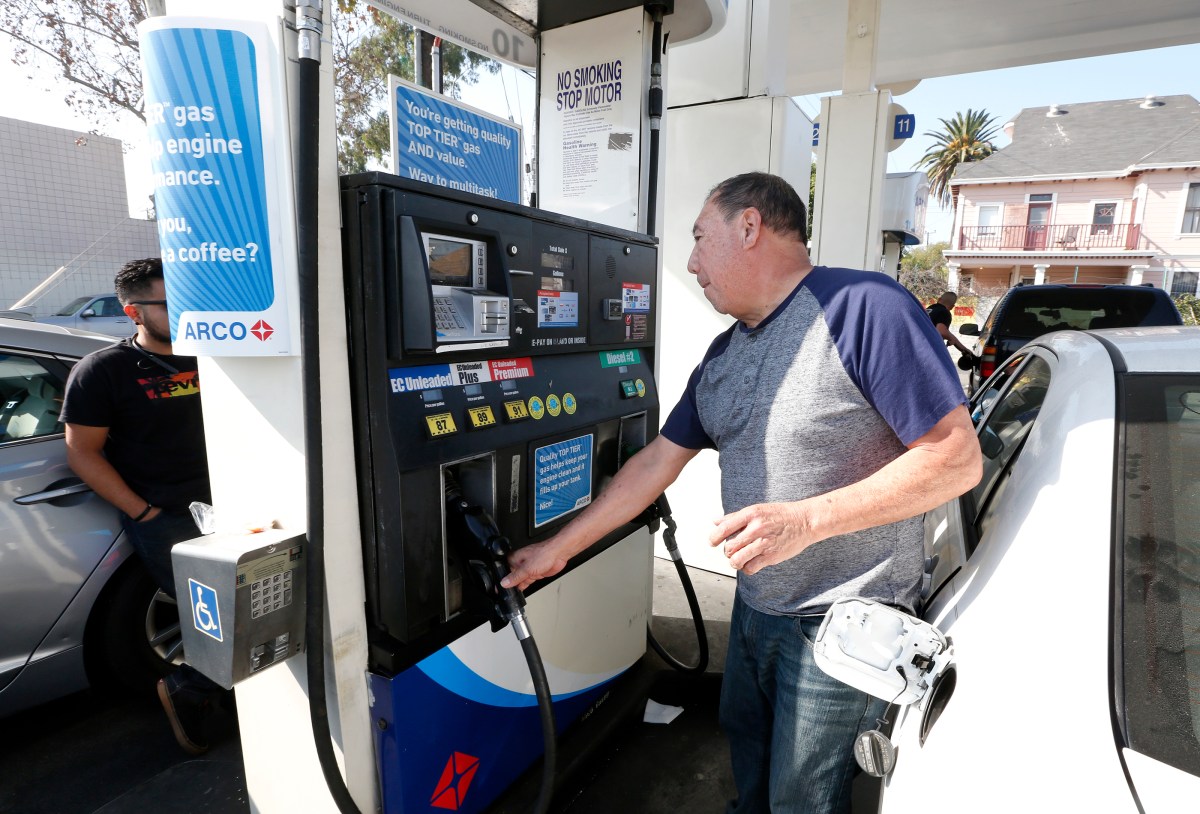 Por qué sigue aumentando el precio de la gasolina en California - La ...