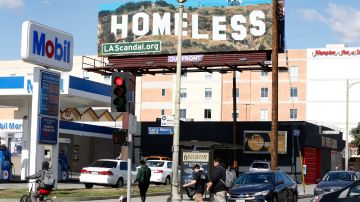 La crisis de las personas sin hogar se agudiza en L.A. pese a los esfuerzos recientes de los políticos.