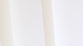 El concejal José Huizar junto a los Estrada, creadores de la Fundación EmbraSe en honor a su hijo fallecido. (Aurelia Ventura/La Opinion)