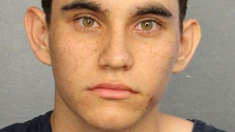 Cruz había sido alumno de la misma escuela donde, presuntamente, perpetró la masacre.