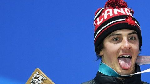 El ganador del bronce en el Snowboard Slopestyle de PyeongChang 2018 Mark McMorris de Canadá. (Foto: EFE/EPA/VASSIL DONEV)