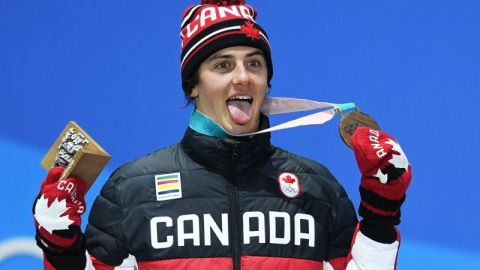 El ganador del bronce en el Snowboard Slopestyle de PyeongChang 2018 Mark McMorris de Canadá. (Foto: EFE/EPA/VASSIL DONEV)