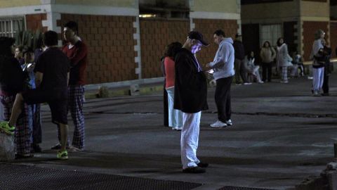 Los mexicanos salieron en pijama para ponerse a salvo. / EFE