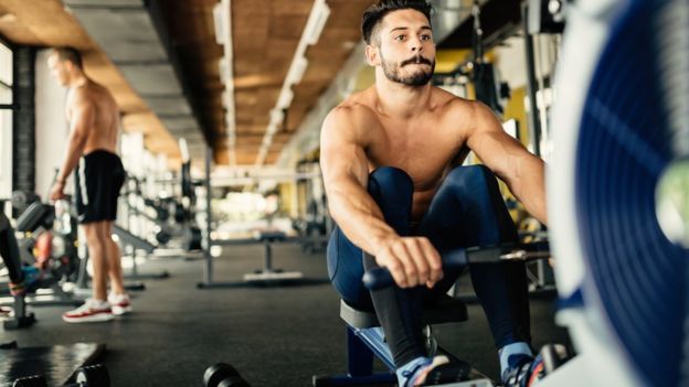 Debido a que se trata de ejercicios muy explosivos requieren que todo el cuerpo esté activado.