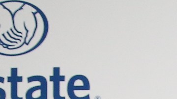 Gerardo Torrado, director deportivo de la selección mexicana, y Chris Klein, presidente del Galaxy, club que actúa como anfitrión del Tri para el juego del 28 de mayo contra Gales.