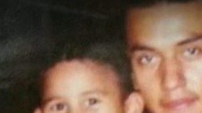 José Benavidez con sus dos hijos, José Jr. y David.