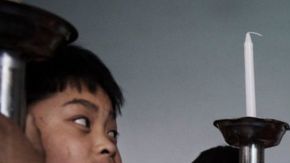 Un cura varios y monaguillos de la iglesia clandestina china se preparan para celebrar una procesión por el Domingo de Ramos cerca de Shijiazhuang, en la provincia de Hebei.