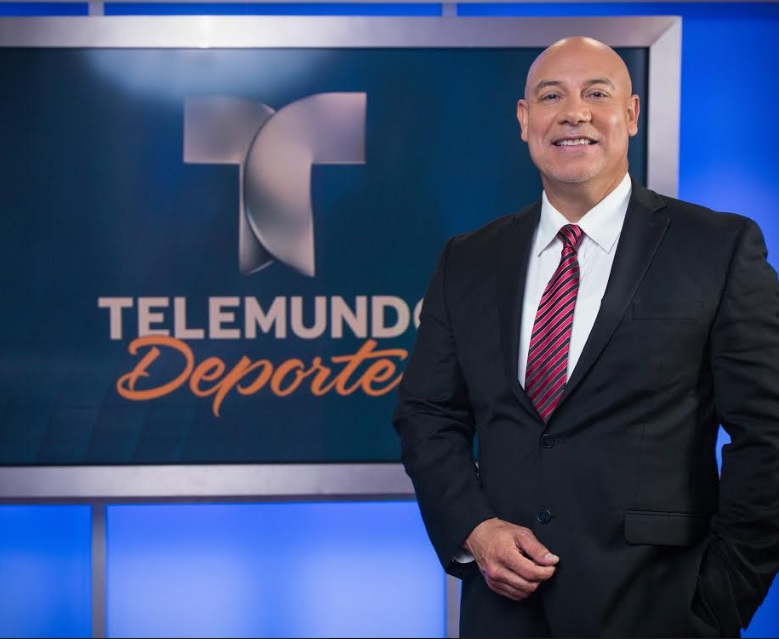Edgar López, comentarista de Telemundo, narrará el Super Bowl LII