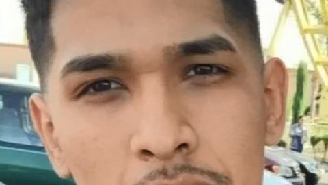 El joven fue consejero en CSULB.