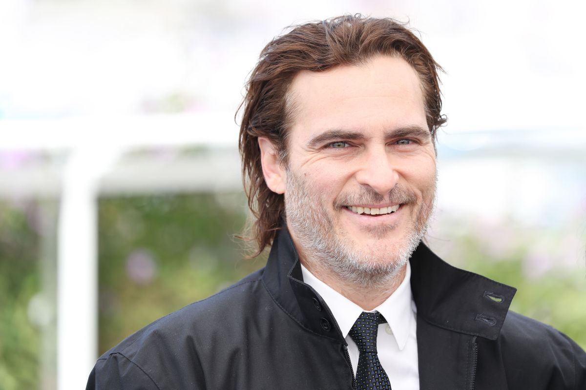 Joaquin Phoenix asks people to adopt a turkey on Thanksgiving