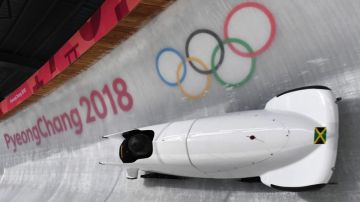 El equipo jamaiquino de bobsleigh en Pyeongchang 2018 llama mucho la atención. (Foto: MARK RALSTON/AFP/Getty Images)
