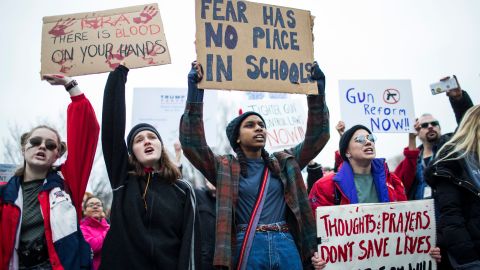 La demanda de leyes más estrictas respecto a las armas de fuego creció tras la masacre de Parkland. Getty Images