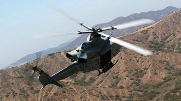 En la imagen se ve a un helicóptero A UH-1Y, el mismo modelo de nave envuelta en este caso.