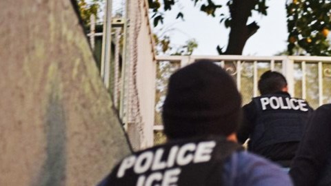 Agentes de ICE durante un operativo en Los Ángeles. (ICE)