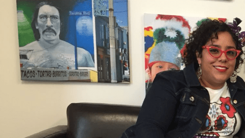 La Marisoul, vocalista de La Santa Cecilia en el 'Facebook Live' de La Opinión.