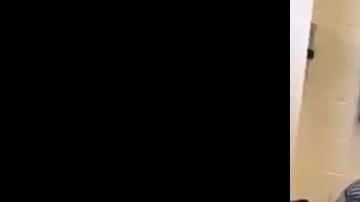 Maestro azota alumno latino