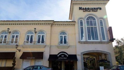 Maggiano's Little Italy es parte de la empresa Brinker International.