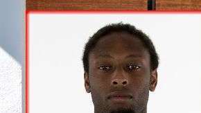 La Guardia Civil en el momento de entrar a detener a Semedo. EFE