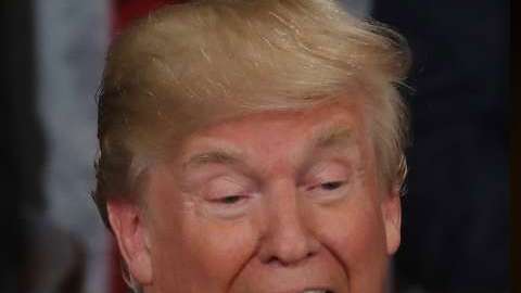 Telemundo "aplaude" a Univision por fichar a Lupillo como analista político.