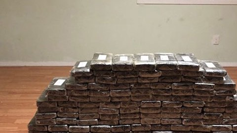 El alijo de cocaína incautado en el silo.