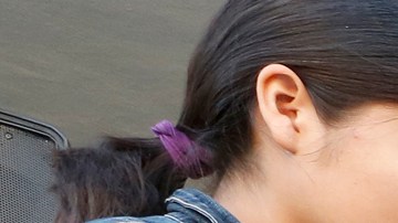 Líderes de fe oran por el indocumentado Tomás Lundéz frente al edificio federal de L.A. / Foto: Aurelia Ventura.