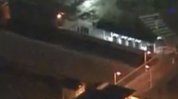 Las autoridades cerraron dos carriles de la autopista mientras llevaron a cabo la investigación,.