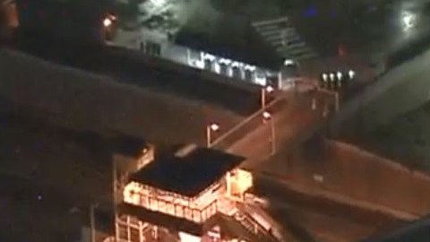 Las autoridades cerraron dos carriles de la autopista mientras llevaron a cabo la investigación,.