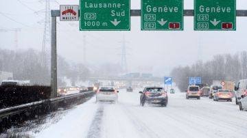 La nieve y el hielo han complicado el tráfico