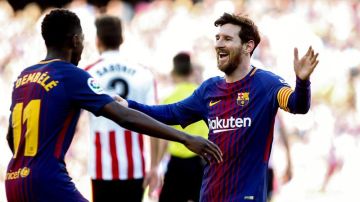 Lionel Messi celebra su gol con el francés Dembélé en partido entre el Barcelona y el Athletic de Bilbao. (Foto: EFE/ Quique García)