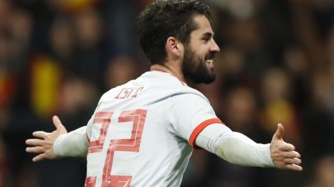 Baluarte de la selección española este martes Isco hizo historia ante Argentina. (Foto: EFE/Javier Lizón)