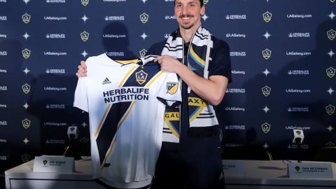 Zlatan Ibrahimovic es presentado oficialmente con Los Angeles Galaxy