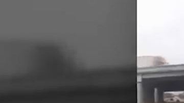 Abuela conduce silla de ruedas